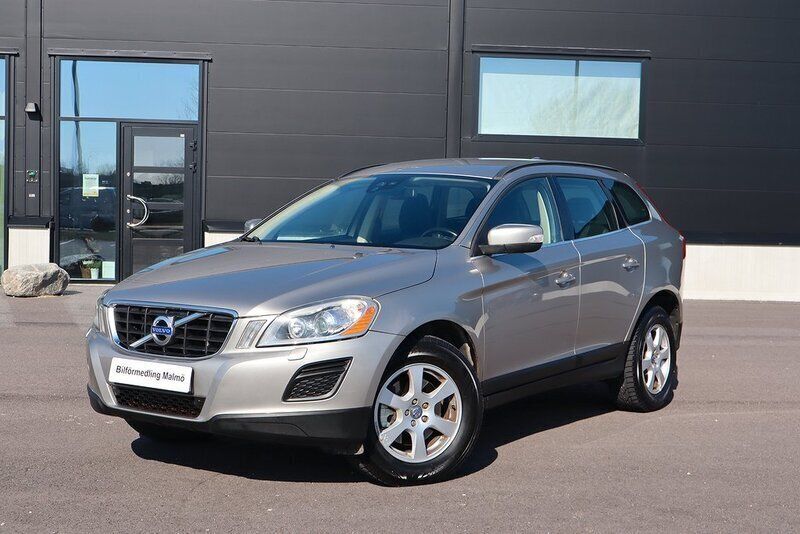 Ljusbrun (brun) Begagnad 2011 Volvo XC60 Momentum SUV | 109 900 kr (Marknadspris) - Bild 1/4