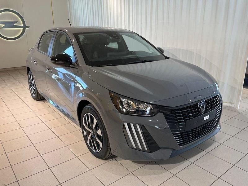 Grå Begagnad 2024 Peugeot 208 Halvkombi | 206 870 kr (Lite dyr) - Bild 1/4