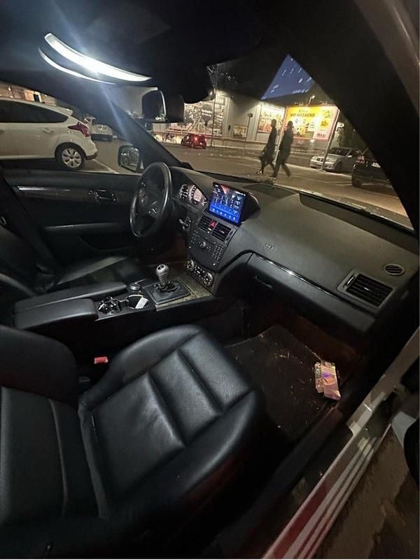 Begagnad Mercedes C350 272 HK (200 kW) 2008 Vit Sedan