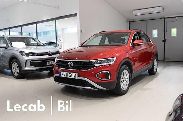 Röd (kings red metallic) Begagnad 2022 VW T-Roc Life SUV | 244 500 kr (Bra pris) - Bild 1/4