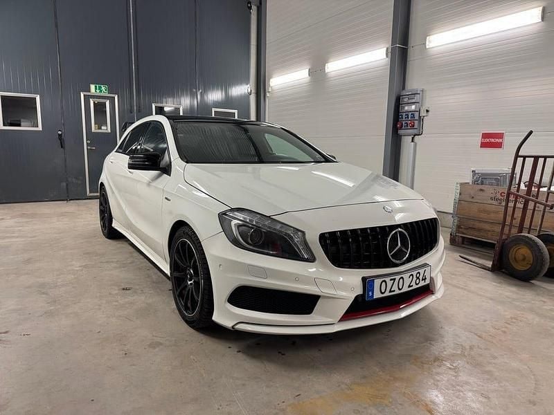 Begagnad 2013 Mercedes A250 AMG Halvkombi | 155 000 kr (Marknadspris) - Bild 1/4