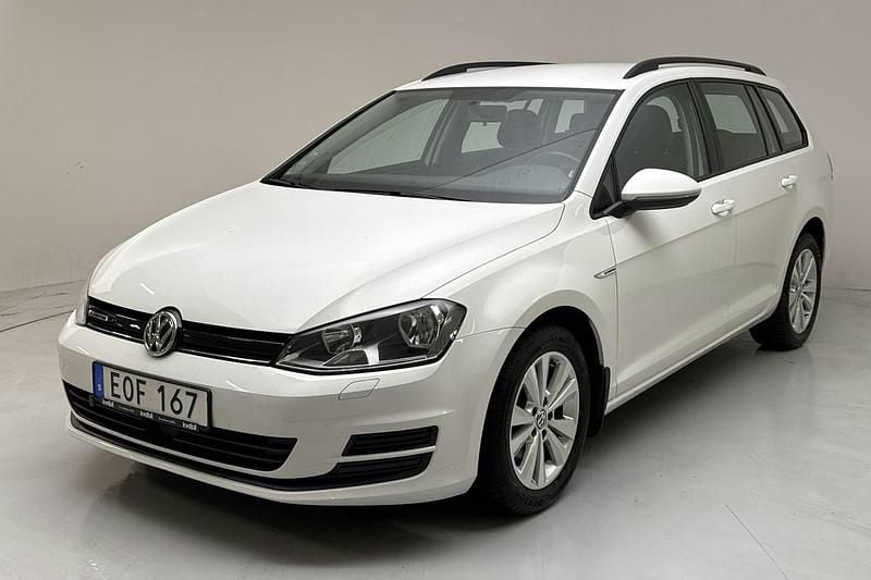 Vit Begagnad 2015 VW Golf VII | 80 000 kr - Bild 1/4