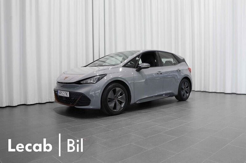 Ljusgrå (vapor grey) Begagnad 2022 Cupra Born Halvkombi | 259 500 kr (Marknadspris) - Bild 1/4
