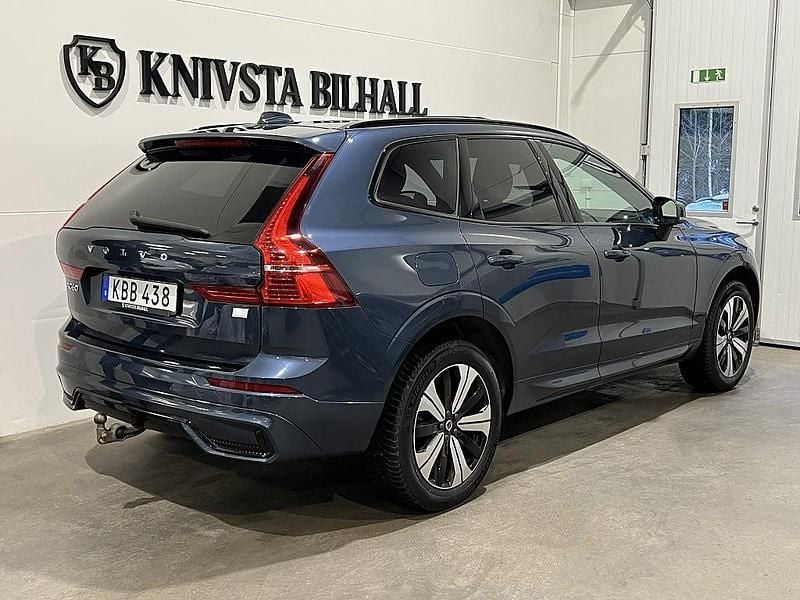 Begagnad Volvo XC60 Plus 253 HK (186 kW) 2022 Mörkblå SUV