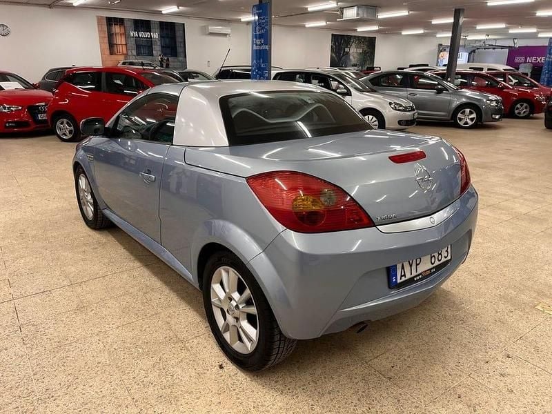 Begagnad Opel Tigra 90 HK (66 kW) 2006 Blå Cab