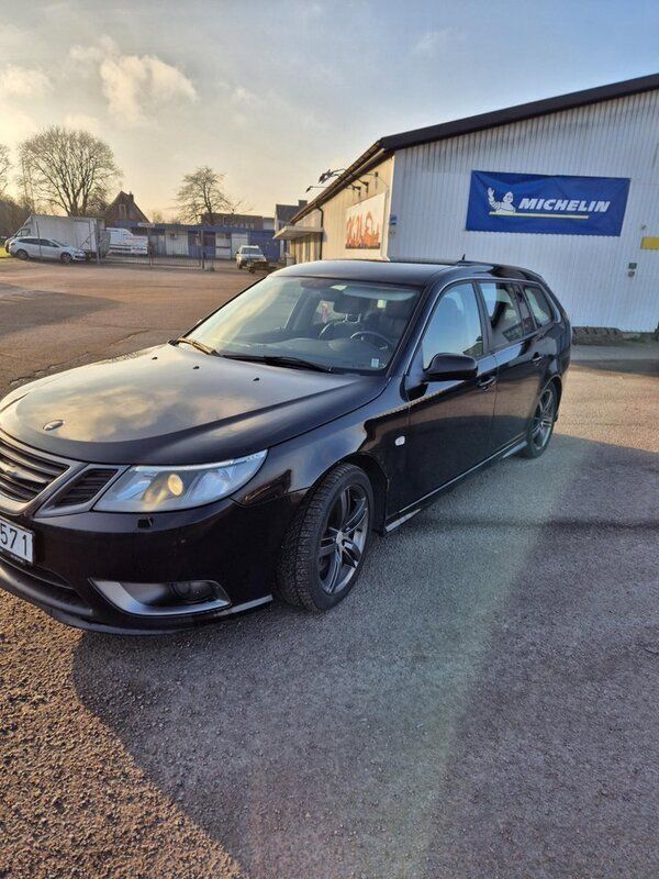 Svart Begagnad 2008 Saab 9-3 Kombi | 110 000 kr - Bild 1/4