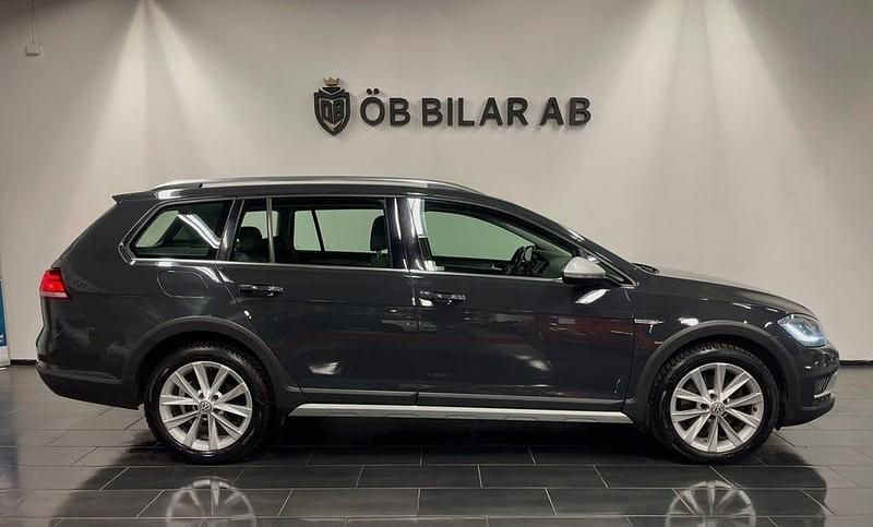 Begagnad VW Golf Alltrack 184 HK (135 kW) 2020 Grå Kombi