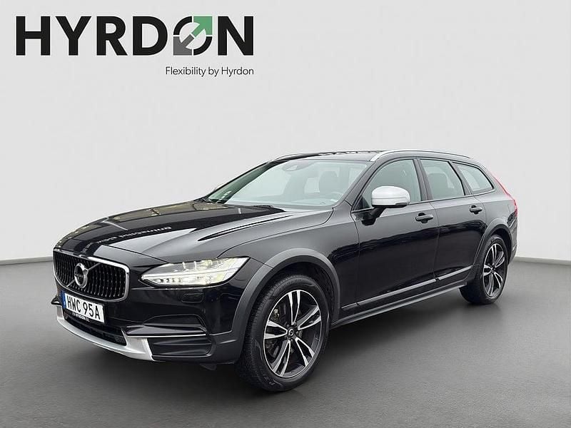 Begagnad Volvo V90 CC Momentum 235 HK (172 kW) 2019 Svart Kombi