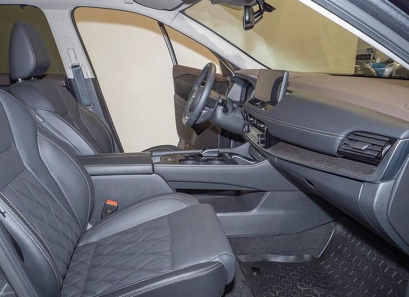 Begagnad Nissan X-Trail Tekna 204 HK (150 kW) 2022 Grå SUV