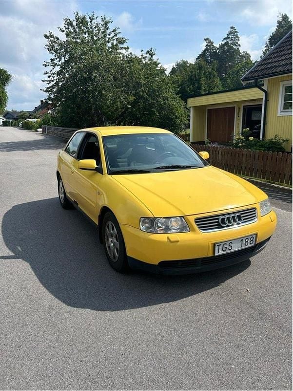 Gul Begagnad 2002 Audi A3 Halvkombi | 14 000 kr (Superpris) - Bild 1/4