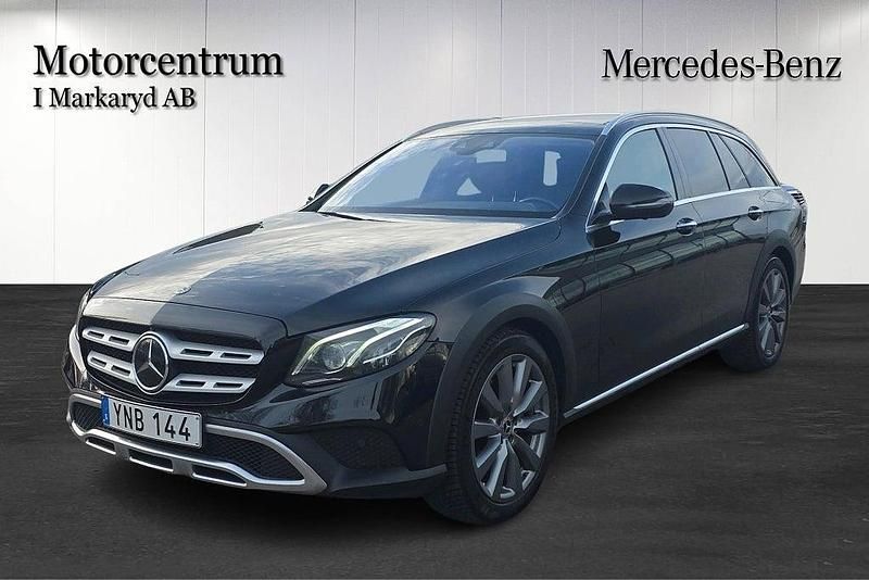Svart Begagnad 2018 Mercedes E220 SE Kombi | 292 000 kr (Marknadspris) - Bild 1/4