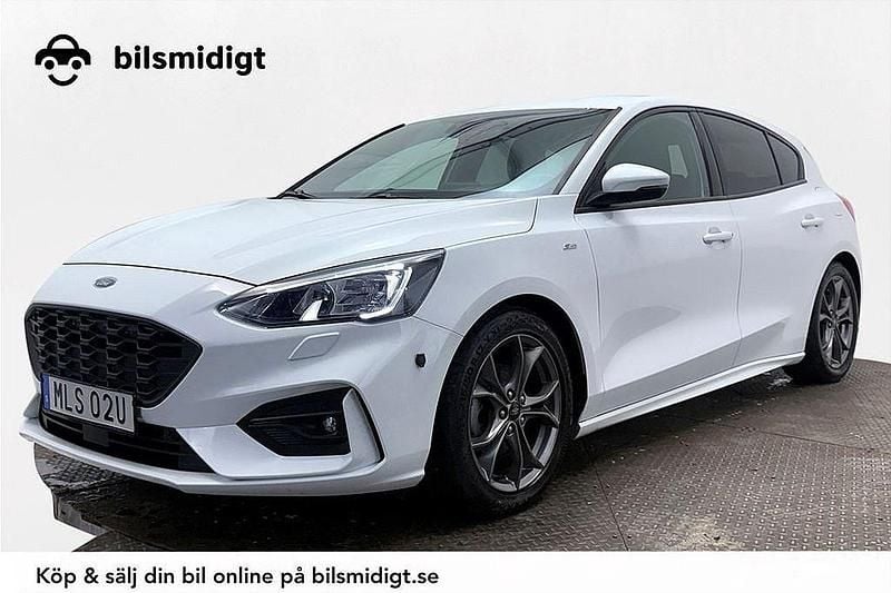 Vit Begagnad 2021 Ford Focus ST-Line Halvkombi | 159 800 kr (Marknadspris) - Bild 1/3
