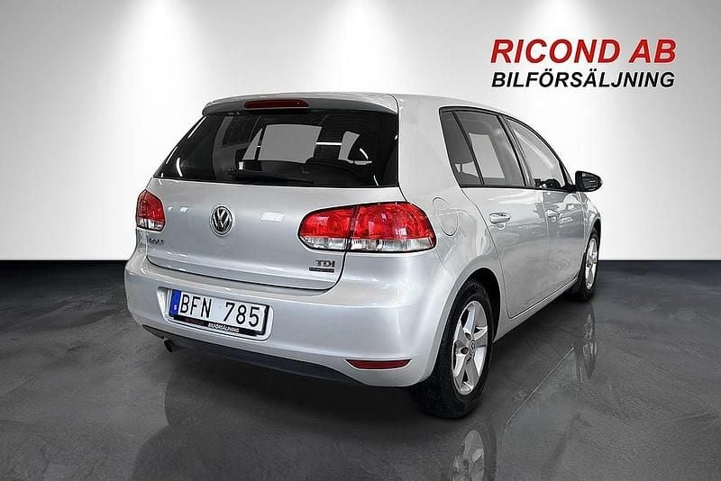Begagnad VW Golf VI 105 HK (77 kW) 2011 Brun Halvkombi