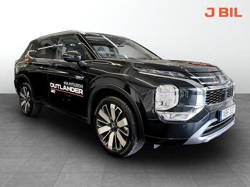 Black diamond Begagnad 2025 Mitsubishi Outlander Instyle SUV | 599 900 kr - Bild 1/4