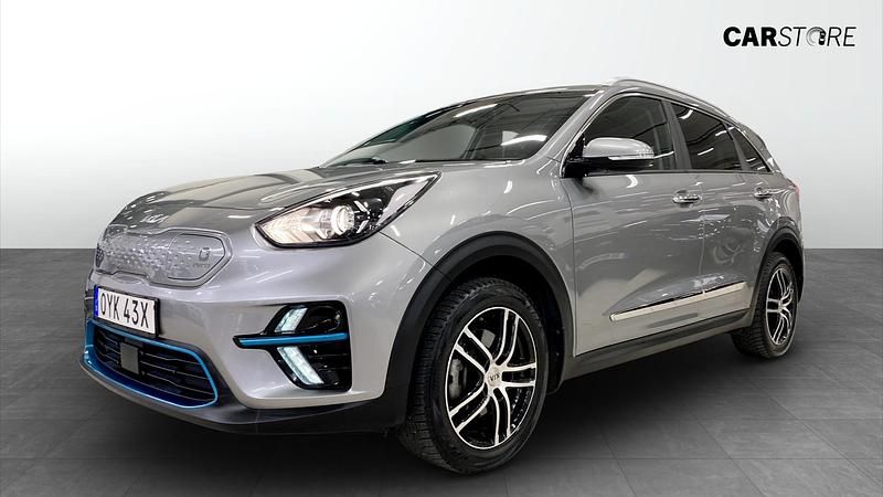 Grå Begagnad 2022 Kia e-Niro SUV | 234 900 kr - Bild 1/4