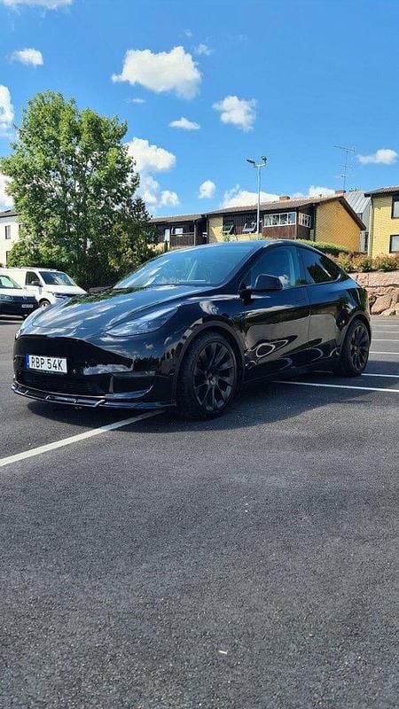 Svart Begagnad 2021 Tesla Model Y Long Range AWD SUV | 269 000 kr - Bild 1/4