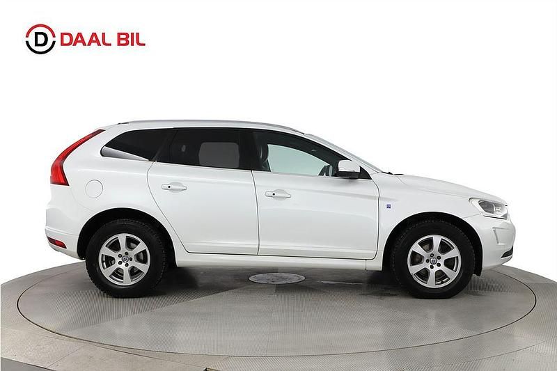 Begagnad Volvo XC60 Ocean Race 190 HK (139 kW) 2015 Vit SUV