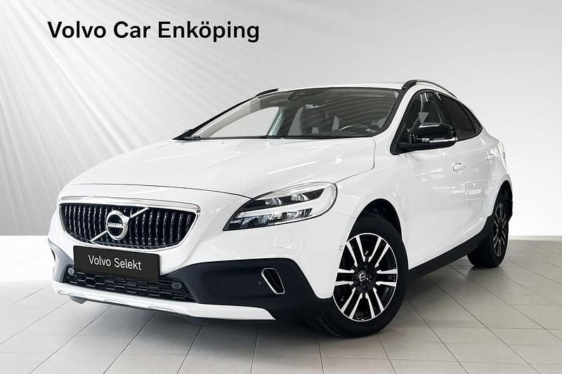 Vit Begagnad 2018 Volvo V40 CC Kombi | 209 900 kr (Marknadspris) - Bild 1/2