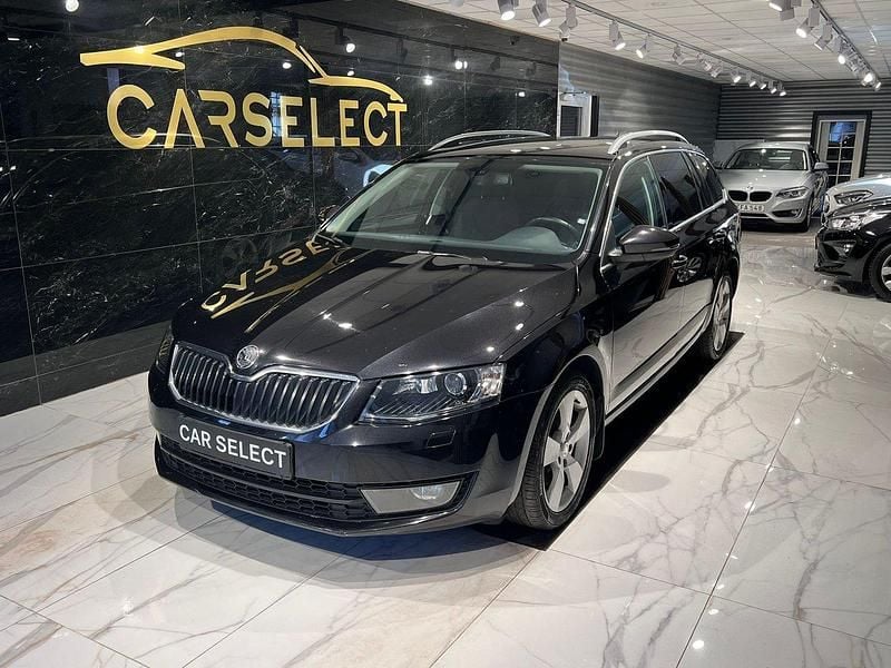 Svart Begagnad 2015 Skoda Octavia Kombi | 169 800 kr (Lite dyr) - Bild 1/4