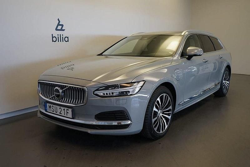 Grå Begagnad 2023 Volvo V90 Core Kombi | 419 500 kr (Bra pris) - Bild 1/3