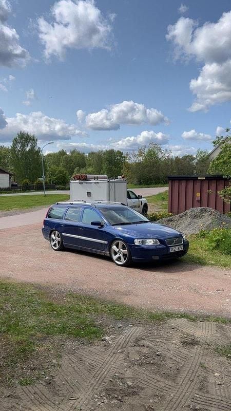 Blå Begagnad 2006 Volvo V70 Ocean Race Kombi | 30 000 kr (Marknadspris) - Bild 1/4