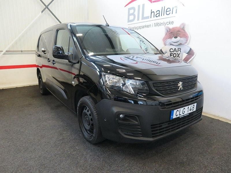 Svart Begagnad 2022 Peugeot Partner Minibuss | 159 000 kr (Marknadspris) - Bild 1/4