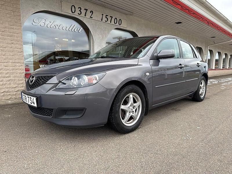 Begagnad Mazda 3 Inclusive 105 HK (77 kW) 2007 Mörkgråmetallic Halvkombi