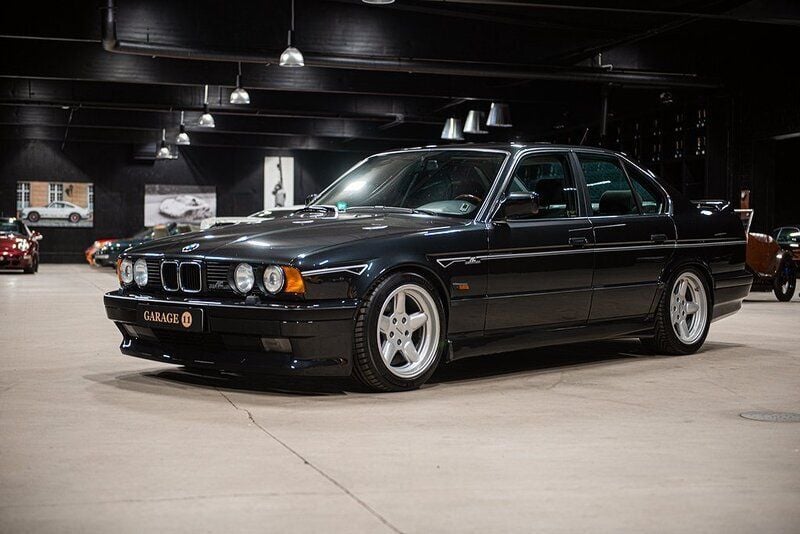 Begagnad 1988 BMW 535 Sedan | 335 500 kr - Bild 1/4
