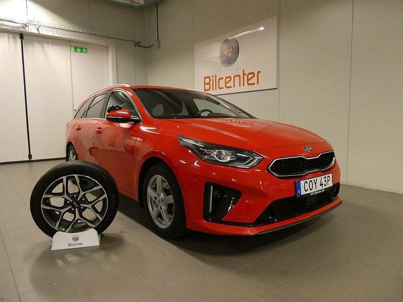 Röd Begagnad 2019 Kia Ceed GT-Line Halvkombi | 199 900 kr (Marknadspris) - Bild 1/3
