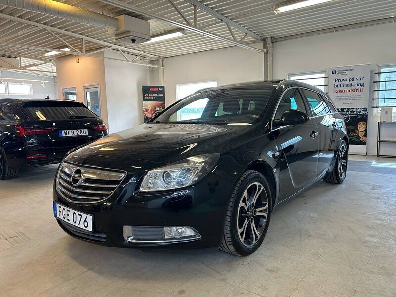 Svart Begagnad 2013 Opel Insignia Kombi | 89 800 kr (Lite dyr) - Bild 1/4