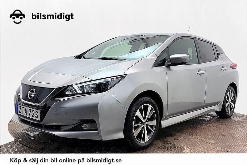 Begagnad Nissan Leaf Acenta 110 kW (150 HK) 2021 Silver Halvkombi