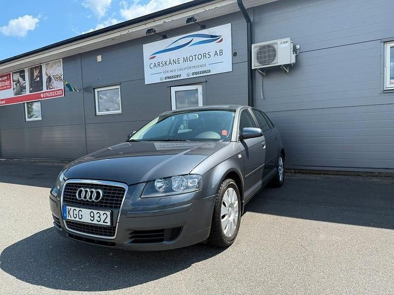 Grå Begagnad 2007 Audi A3 Sportback Attraction Halvkombi | 39 999 kr (Marknadspris) - Bild 1/4