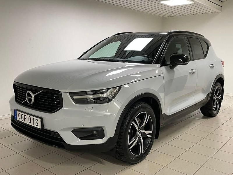 Silver Begagnad 2020 Volvo XC40 R-Design SUV | 319 000 kr (Lite dyr) - Bild 1/4