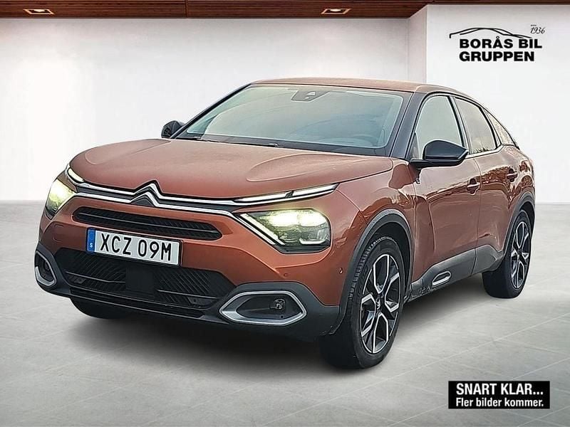 Orange Begagnad 2022 Citroën e-C4 Shine Halvkombi | 199 000 kr (Lite dyr) - Bild 1/1