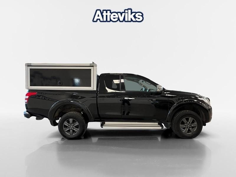 Begagnad Mitsubishi L200 2016 Svart Pickup