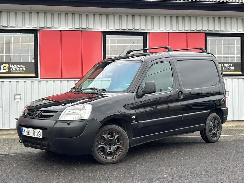 Svart Begagnad 2007 Peugeot Partner Minibuss | 29 900 kr (Marknadspris) - Bild 1/4