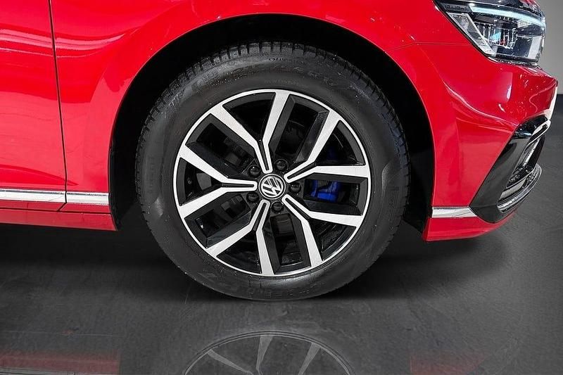 Begagnad VW Passat GTE 218 HK (160 kW) 2020 Röd Kombi