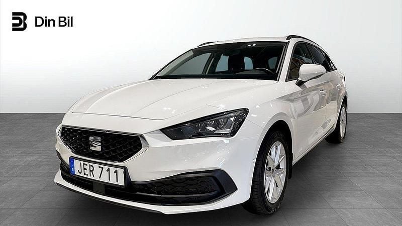Vit Begagnad 2021 Seat Leon Kombi | 209 900 kr (Marknadspris) - Bild 1/4