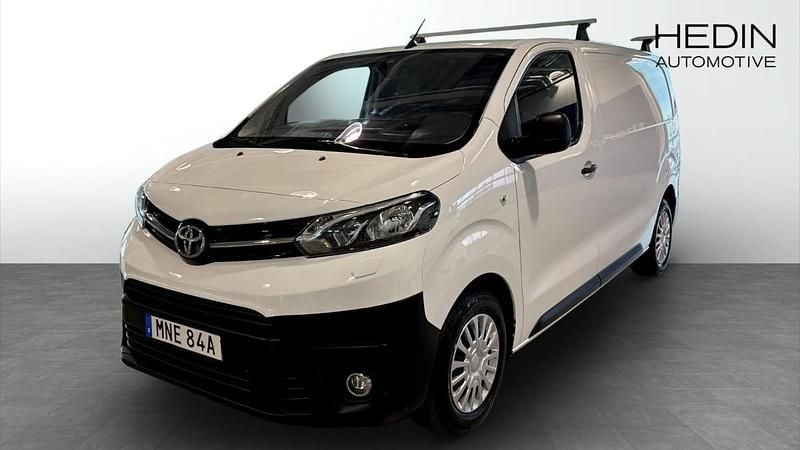 Vit (white) Begagnad 2020 Toyota Proace Van | 209 900 kr (Superpris) - Bild 1/4