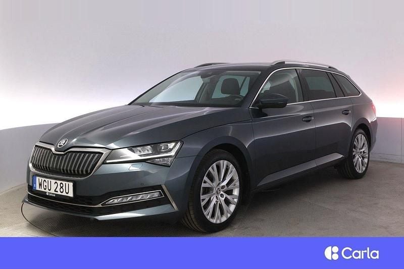 Grå Begagnad 2020 Skoda Superb Business Line Kombi | 294 900 kr (Marknadspris) - Bild 1/4
