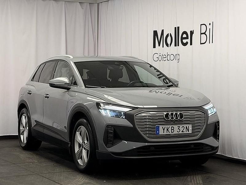 Grå Begagnad 2023 Audi Q4 e-tron Proline SUV | 349 900 kr (Bra pris) - Bild 1/4