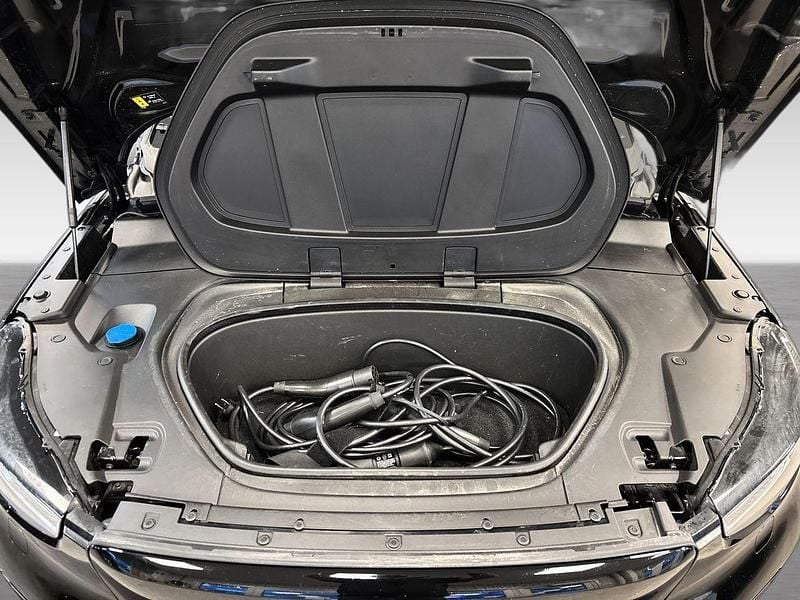 Begagnad Volvo XC40 Core 175 kW (238 HK) 2023 Svart SUV