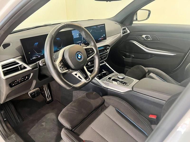 Begagnad BMW 330 M Sport 292 HK (214 kW) 2025 Vit Kombi