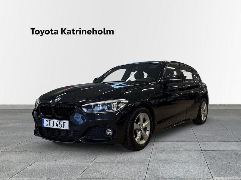 Svart Begagnad 2019 BMW 118 M Sport Halvkombi | 168 900 kr (Bra pris) - Bild 1/4