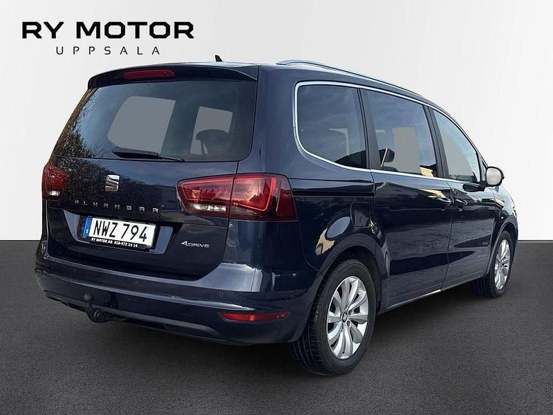 Begagnad Seat Alhambra 4Drive 150 HK (110 kW) 2015 Mörkblå (blå) Minibuss