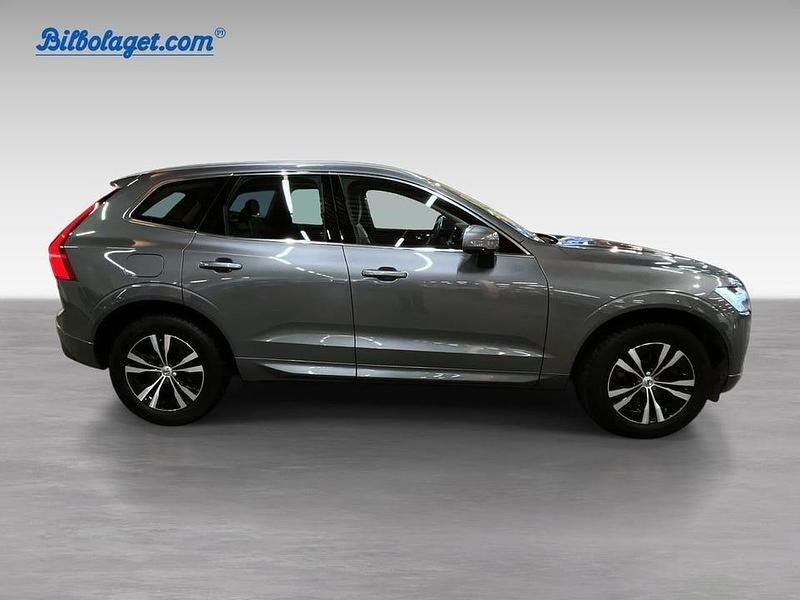 Begagnad Volvo XC60 Momentum 200 HK (147 kW) 2021 Grå SUV