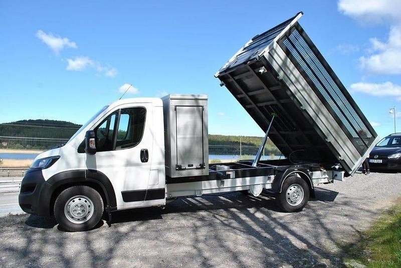 Vit Ny 2025 Peugeot Boxer Van | 642 375 kr - Bild 1/4