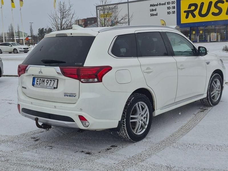 Begagnad Mitsubishi Outlander Comfort Edition 203 HK (149 kW) 2018 SUV