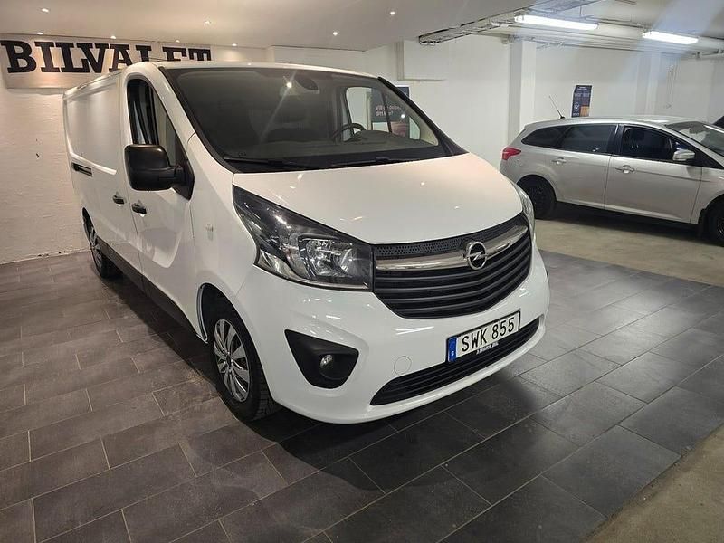 Begagnad Opel Vivaro 116 HK (85 kW) 2015 Vit Minibuss