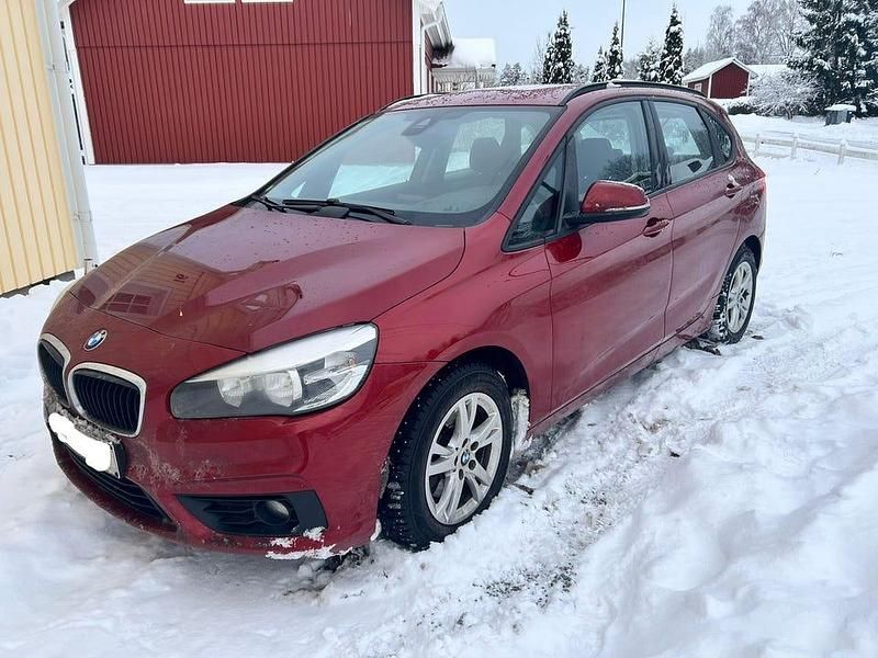 Begagnad 2015 BMW 218 Active Tourer Minibuss | 125 000 kr (Marknadspris) - Bild 1/4